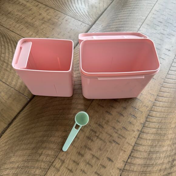 Pink Dual-Compartment Formula Dispenser Container - Picture 4 of 4